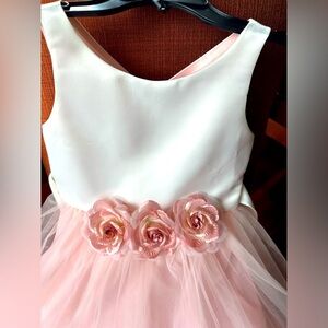 Size 7/8 tulle dress - perfect for flower girl, holiday or celebration.
